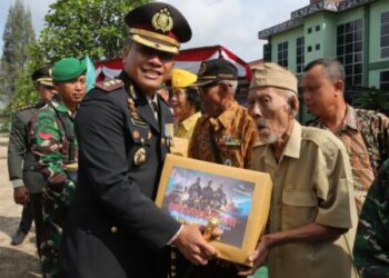Kapolres Pematangsiantar AKBP Yogen Heroes Baruno SH S.I.K saat menghadiri HUT TNI ke-78. Foto: Dok. Istimewa.